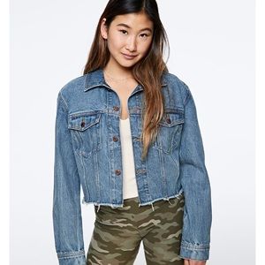 CROPPED DENIM JACKET